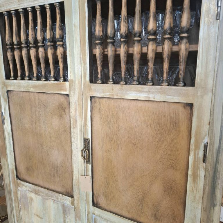 Vitrinas y Aparadores