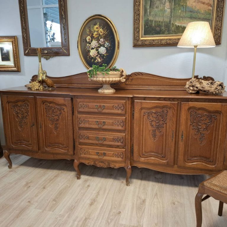 Aparador franc&eacute;s de roble