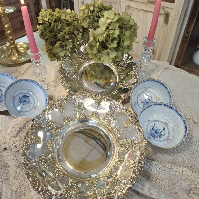 Paneras bandejas plateadas