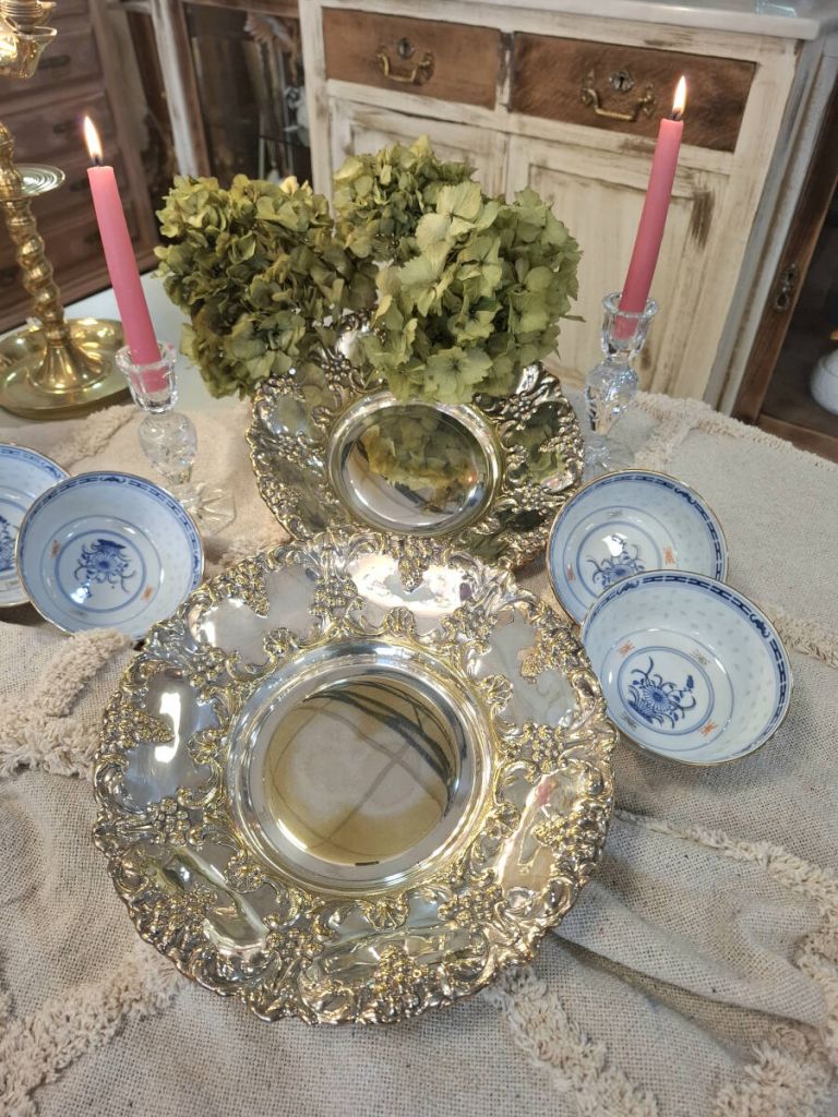 Paneras bandejas plateadas