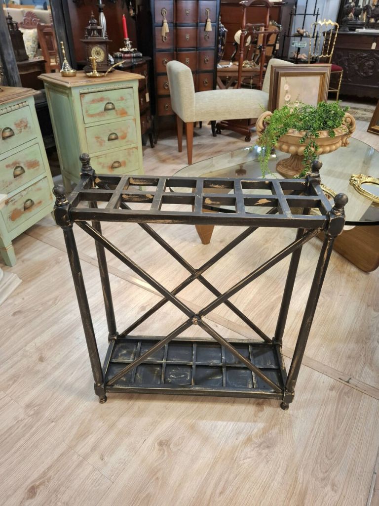 Bastonero paragüero negro