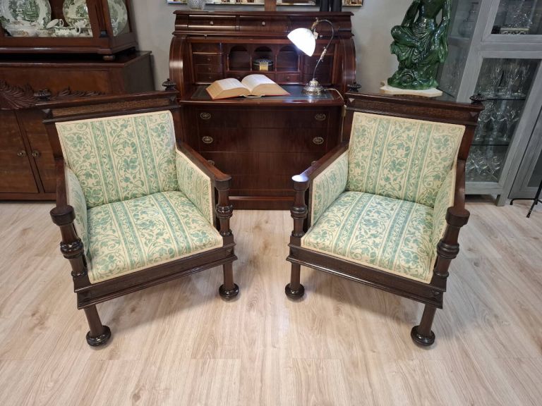 Pareja de butacas de caoba