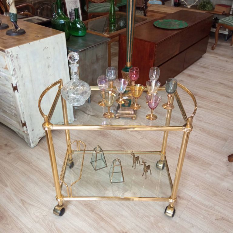 Camarera metal cristal