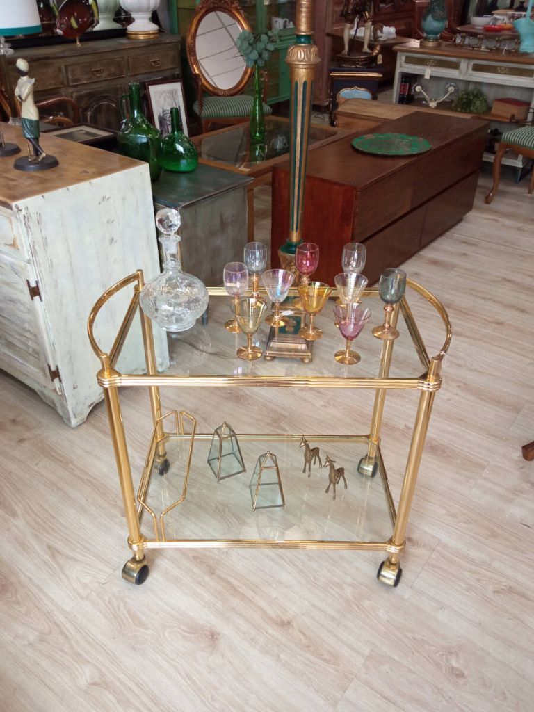 Camarera metal cristal