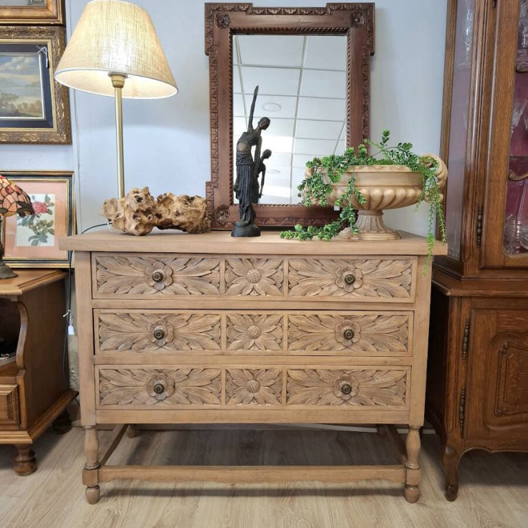 C&oacute;moda en madera lavada 3 cajones