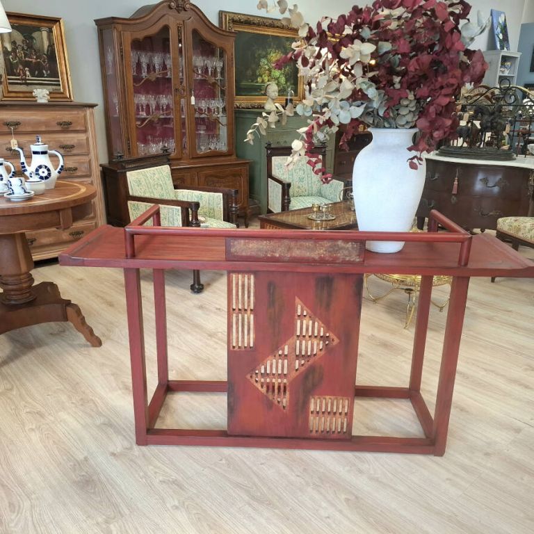 Consola estilo oriental rojo chinesco