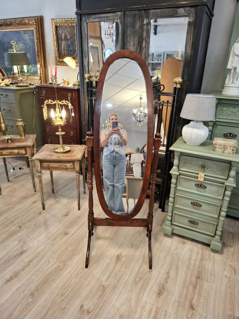 Antiguo espejo de pie madera de caoba