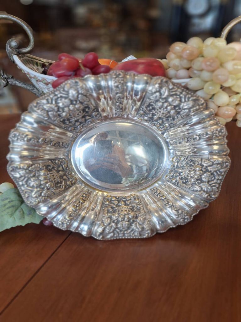 Frutero repujado plateado