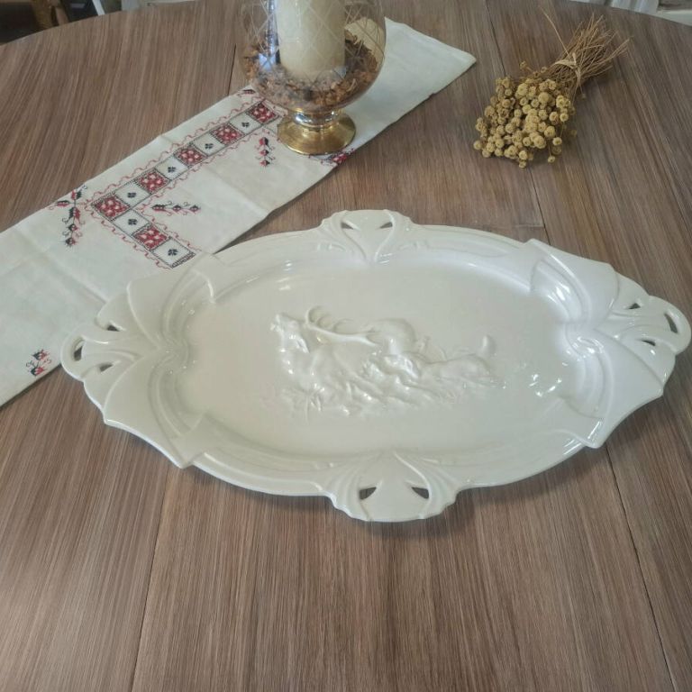 Fuente de carne en relieve de La Cartuja de Sevilla