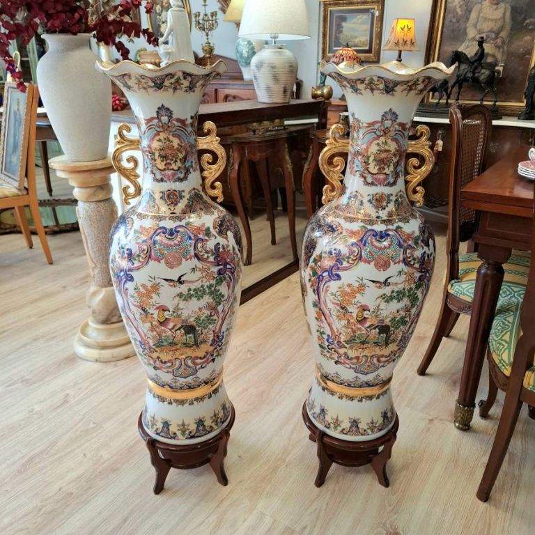 Pareja de jarrones en porcelana esmaltada