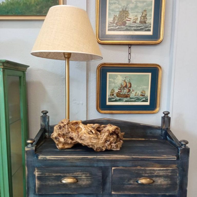 Lámpara táctil de eucalipto