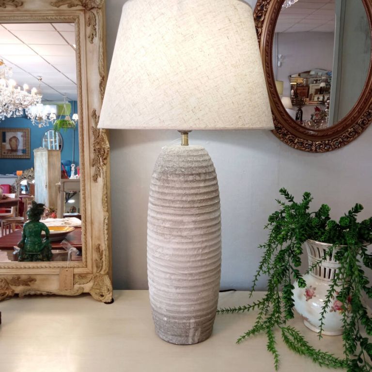 Lámpara sobremesa gris piedra blanco