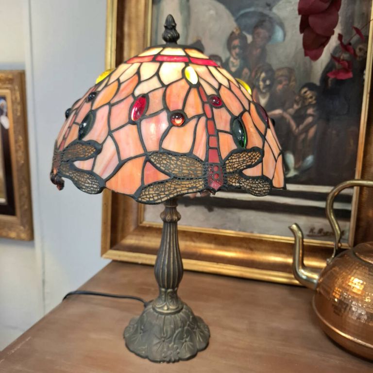 L&aacute;mpara de mesa estilo Tiffany