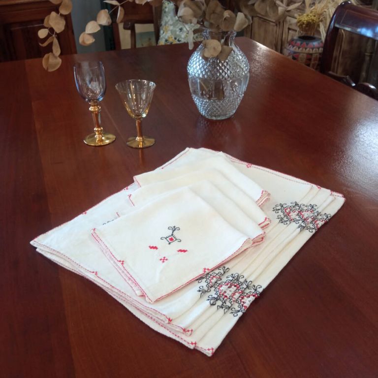 Manteles individuales con servilletas Lagartera