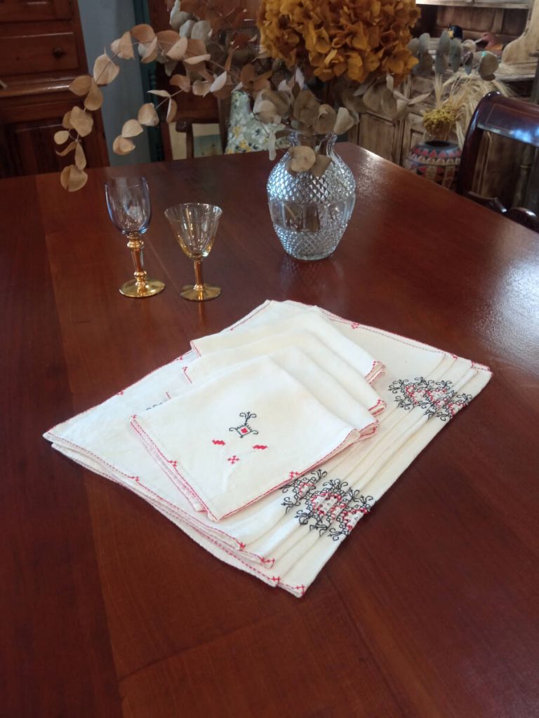 Manteles individuales con servilletas Lagartera