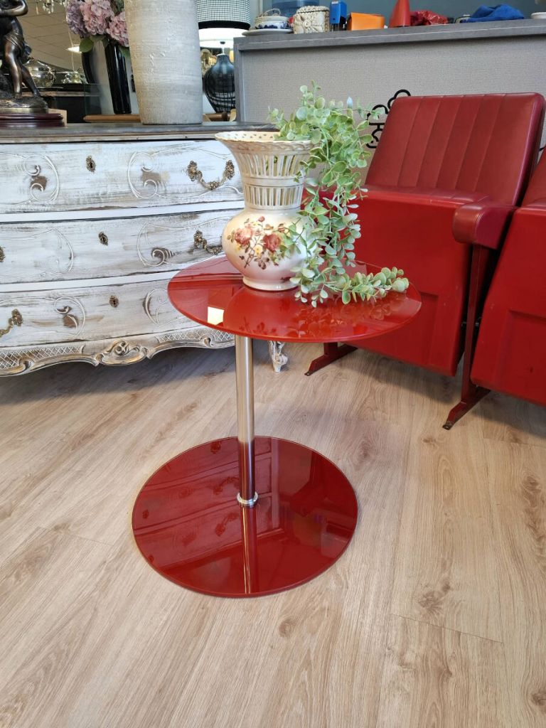 Mesa auxiliar diseño rojo