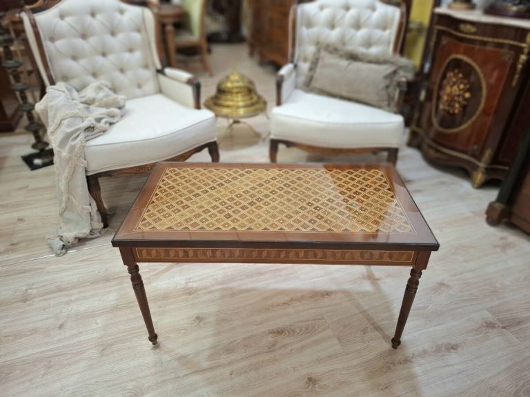 Mesa de centro de taracea