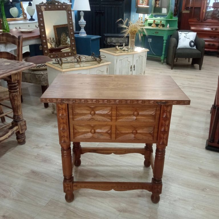 Mesa antigua de roble