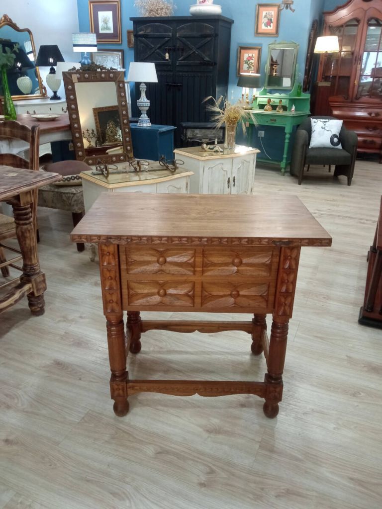 Mesa antigua de roble