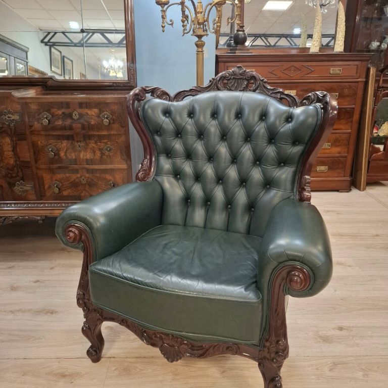 Sill&oacute;n barroco de madera y cuero