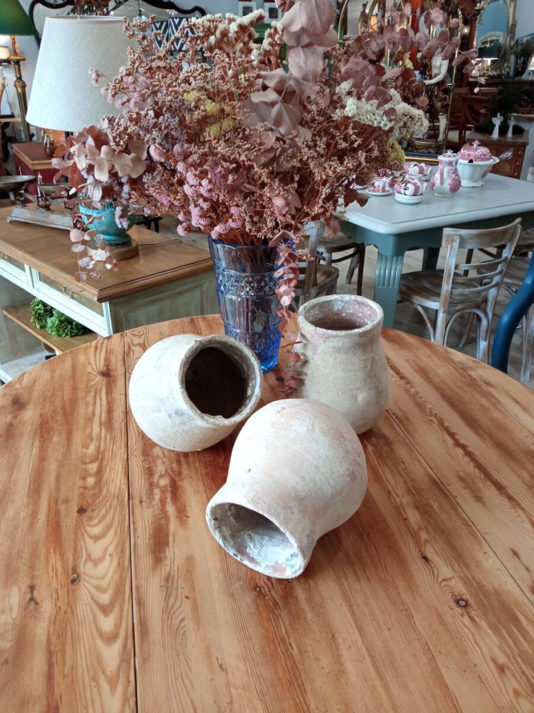 Tinaja antigua de barro