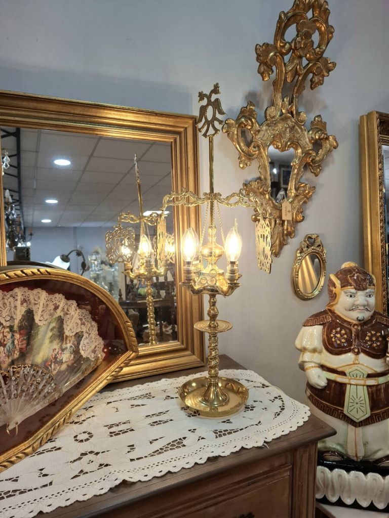 Velón antiguo de metal electrificado