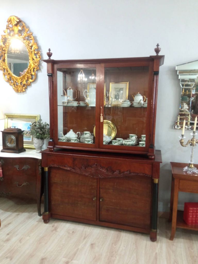 Vitrina antigua de caoba